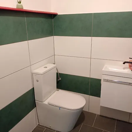 Paradni Alpesi faház *